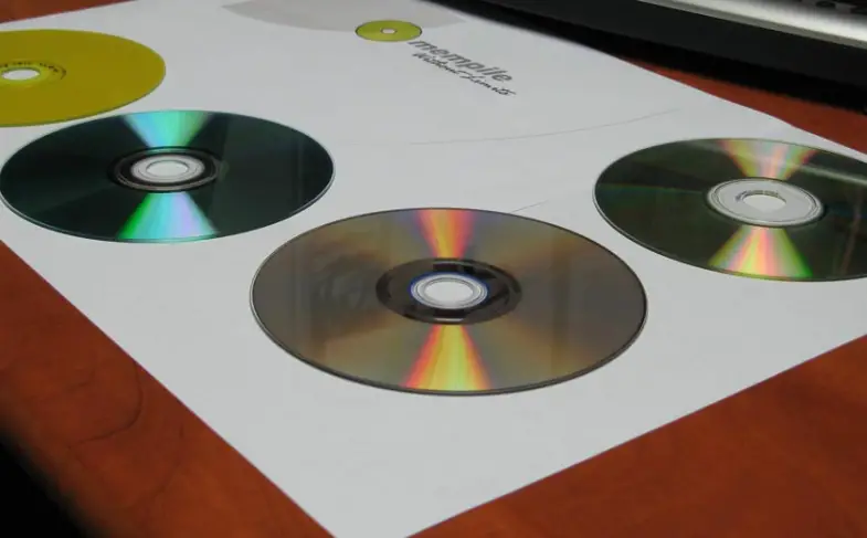 blu-ray-mempile-dvd-cd.jpg