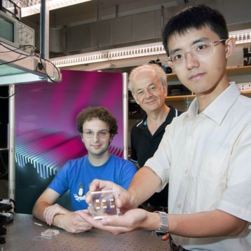 Researchers Demonstrate Terahertz Laser Rays