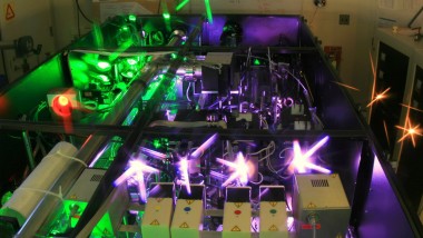 Lasers Lengthen Quantum Bit Memory
