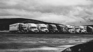 4 Ways Ecommerce is the Missing Link for Truck Parts Stores