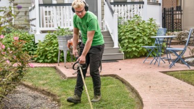 Top Tips For Starting Your Own Gardening Business This Spring