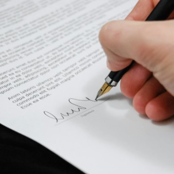 The Art of Inserting Signatures in PDFs: Techniques with eSign API