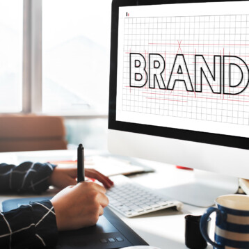 A Beginner’s Guide to Choosing The Best Logo Generators for Instant Branding