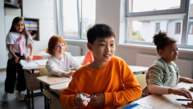 Scholarships vs Loans: A Crucial Decision Factor for Middle School Students