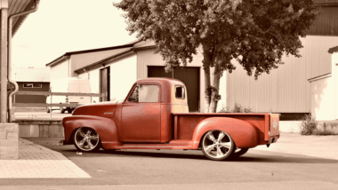 How to Start a Garage Business