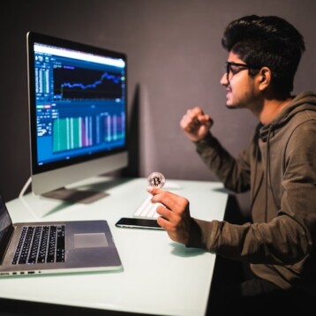 Why a Raw Spread Broker Improves Execution for Active Traders